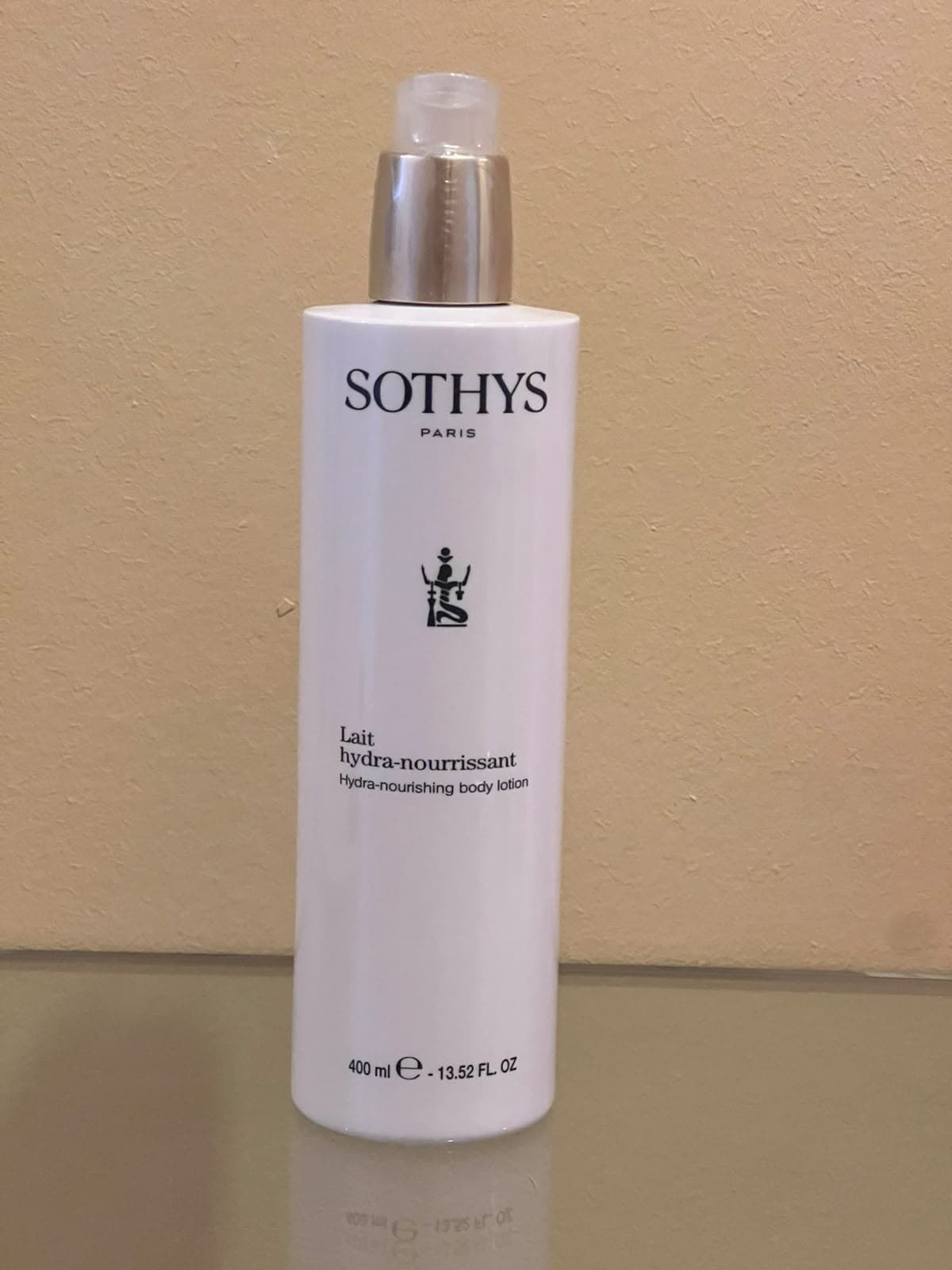 SOTHYS Lait hydra-nourrissant Körpermilch in der 400-ml-Pumpflasche